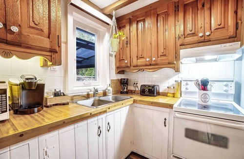 St-Adolphe-d'Howard Ski Chalet | Spa & Lake Access | Chalet au Ptit Bonheur
