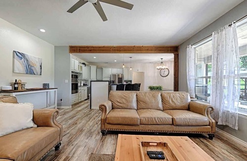 Azle House | Spa Pool, 18 miles to Dickies, Gamerooms, Hot tub