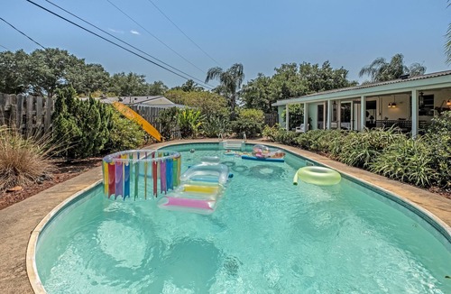 Melbourne House | space coast central Florida safe private family getaway beach pool golf boating