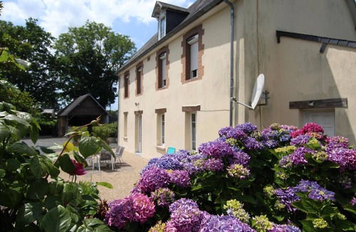 Saint-Martin-de-Cenilly Cottage | Spacious country house with garden and pets allowed in Normandy