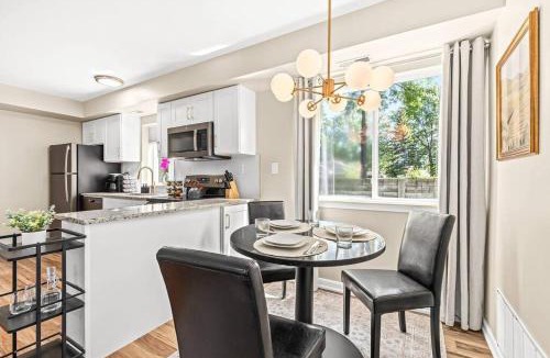 Roseville Apartment | Spacious 1BR Flat, Workspace, King Bed