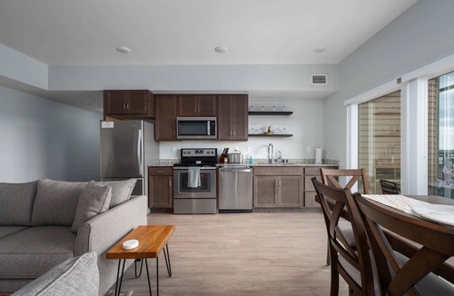 Historic Southwest Apartment | Spacious 2 bedroom 2 bath Apartment Steps from Mayo Clinic - Free Parking!