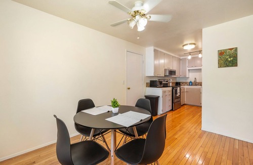 Picnic Point-North Lynnwood House | Spacious 2BR Duplex | Family & Group Friendly