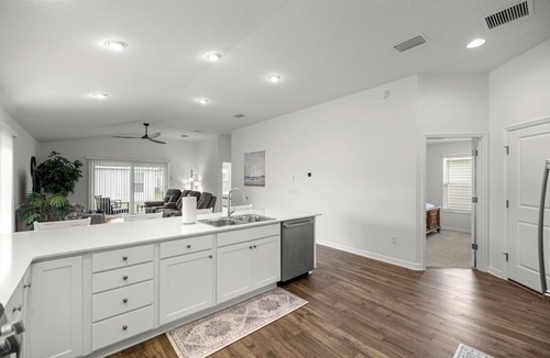 Sumter County House | Spacious 2BR in The Villages | GolfCart | King Bed