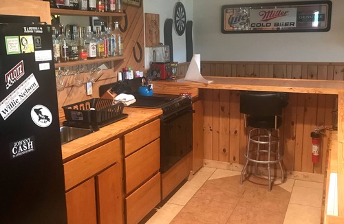 Wakefield Apartment | Spacious 3 bedroom for outdoor getaway, gateway to western U.P. Adventures