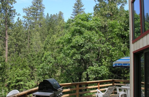 Long Barn Cabin | Spacious 3-Level, 2 BR Plus Loft Mountain Home