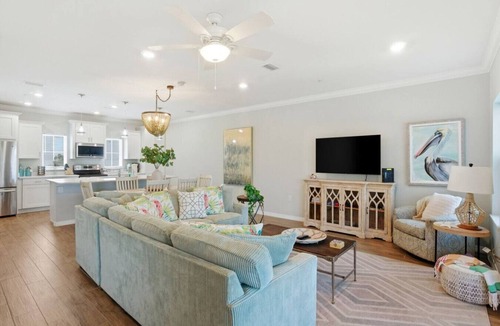 Ono Island Villa | Spacious 3-Level Townhome + Pool & Hot Tub