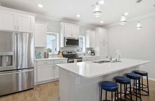 Ono Island Villa | Spacious 3-Level Townhome + Pool & Hot Tub