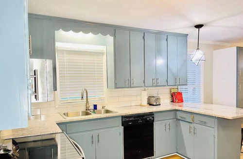 Lyons House | Spacious 3Bed, 2Bath Home for Corporate Stays, Contractors/Healthcare Providers