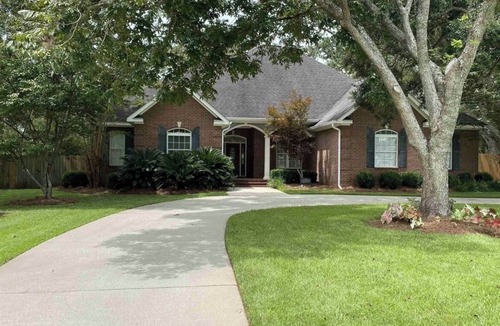 Robertsdale House | Spacious 3BR/3BA Home Near Gulf Shores/Orange Beach Gorgeous Outdoor Space