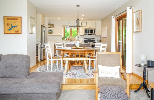 The Galena Territory House | Spacious 3BR*Ensuites | Hot Tub*Fire Pit*Game Room*Coffee Bar*Stunning Sunsets!