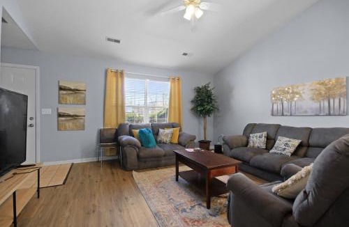 Columbia Apartment | Spacious 4 Bed Great for Commuting Dogs Ok