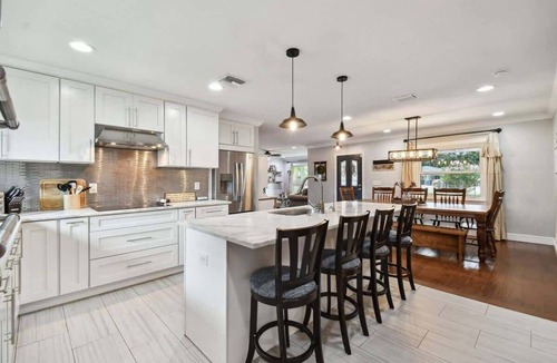 Lutz House | Spacious 4 Bedroom Entire Home, Tampa, Fire Pit