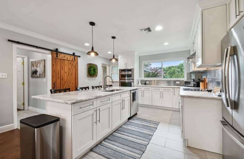 Lutz House | Spacious 4 Bedroom Entire Home, Tampa, Fire Pit