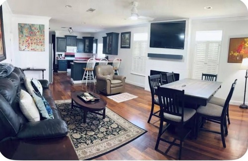 Hartsfield House | Spacious 4-bedroom house in the tranquil country