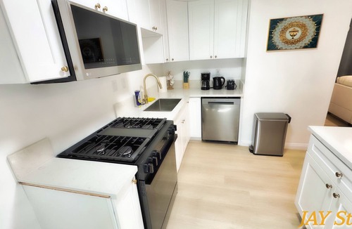 Whittier House | Spacious 4-bedroom house and 2-bathrooms in charming Whittier with WiFi, AC
