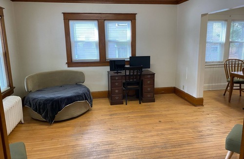 De Pere House | Spacious 4-bedroom house ready for NFL draft. Only 6 miles from the Stadium