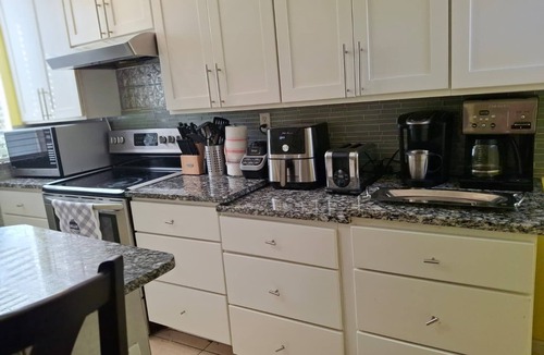 Fellowship House | Spacious 4-bedroom mobile home 7 min away from WEC, minutes from Downtown & hits