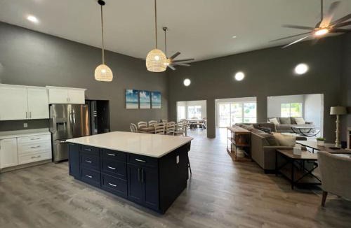 Crystal River House | Spacious 4 bedroom with 2 baths with Pool and boat dock