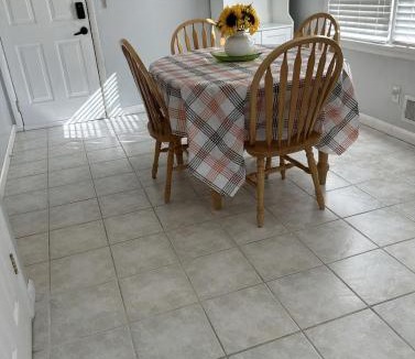 Columbus House | Spacious 4BR Close to Airport for Work and Families