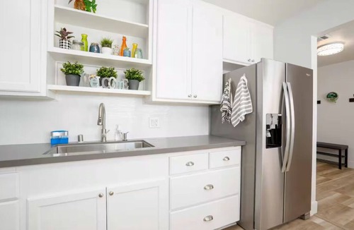 Midway City House | Spacious 4BR Retreat Mins to Disneyland + Parking