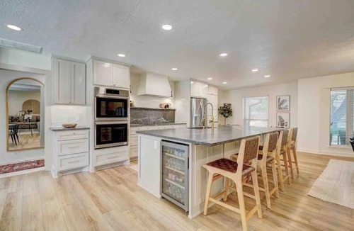 Norman House | Spacious 5-Bed by OU Campus – Modern, Fully Renovated, Game Day Ready!