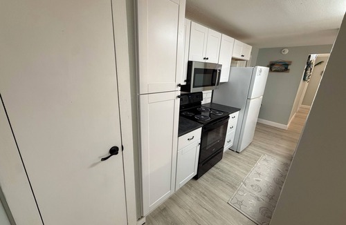 Horseshoe Beach House | Spacious 5-bedroom house in peaceful Horseshoe Beach with AC. Multi-Family Ready