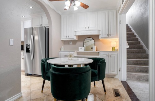 Norman House | Spacious 5-bedroom/4.5 bath home in lovely Norman with heated swimming pool