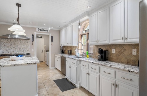 Norman House | Spacious 5-bedroom/4.5 bath home in lovely Norman with heated swimming pool