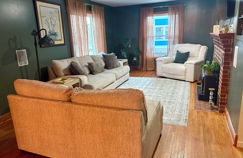 Lebanon House | Spacious 5-Bedroom Retreat Steps from the Park in Peaceful Lebanon