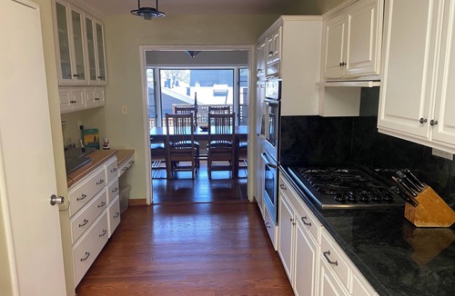 Mill Valley House | Spacious 5-bedroom house in beautiful Mill Valley with pool, firepit and sauna.