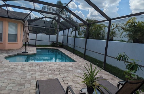 County Line Coalition House | Spacious 6-bedroom oasis with in gated North Tampa Suburb