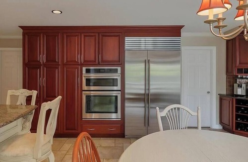 Bethlehem House | Spacious 7 bed Paradise in Bethlehem with private heated pool and fitness room