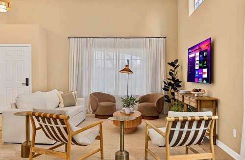 San Jose House | Spacious and cozy home in San Jose with a park view