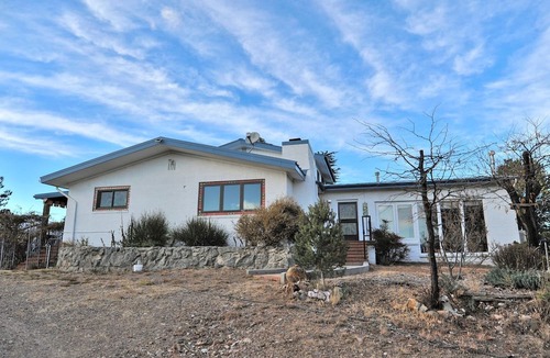 Tyrone Cabin | Spacious Cabin Rental with Beautiful Mountain Views near Pinos Altos, New Mexico