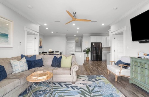 Silver Cay House | Spacious canal-front home, walk to Gulf beaches, sleeps 16