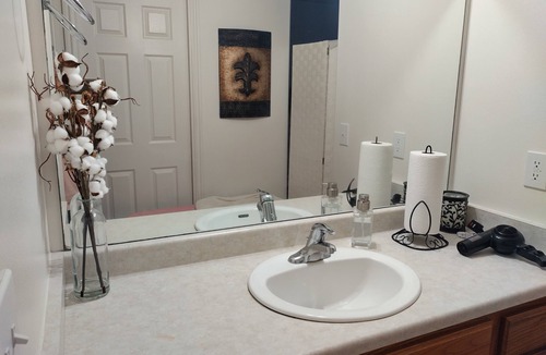 Logan House | SPACIOUS COZY bedroom with PRIVATE bathroom and walk-in closet