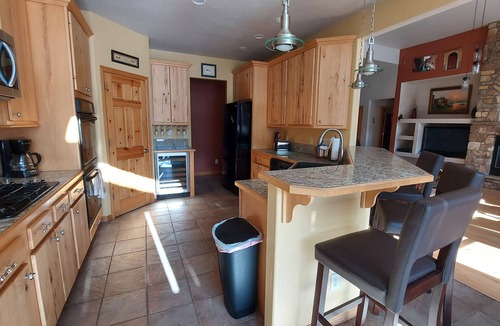 Ridgway House | Spacious, custom home, large fenced yard. Fast fiber internet! STR-1-2024-057