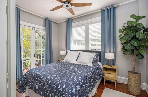 Savannah Victorian District Apartment | Spacious Downtown Savannah Historic Modern Apartment On Forsyth Park