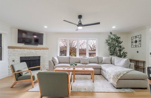 Bloomington House | Spacious Family Retreat - 4BR/3BA w/Pool & Hot Tub, Sleeps 10