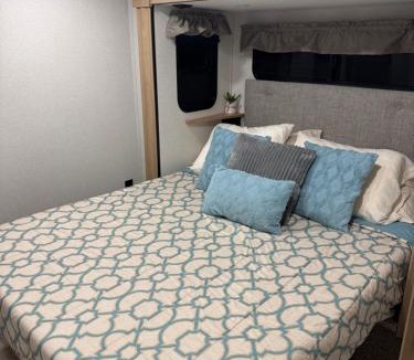 River Ranch Other | Spacious Four room glamping Rv with Tiki bar including golf cart
