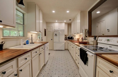 Point Clear House | Spacious & Fun Home with beautiful fenced yard, gazebo, game room +more!
