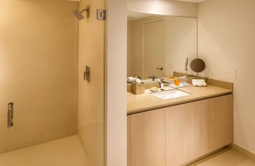Hollywood South Central Beach Hotel | Spacious Good-Value Accommodation! Outdoor Pool, Near Hollywood Beach!