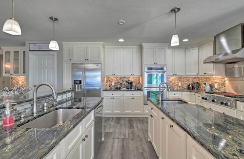 Granbury Cottage | Spacious Granbury Home w/Lakefront Outdoor Oasis!