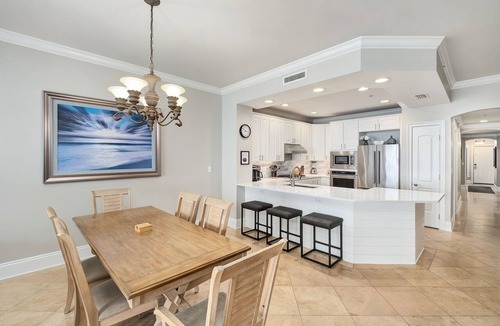 Crystal Beach Condo | Spacious Gulf-Front Condo in Destin with Beach Service and Pool Access