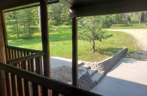 Lead House | Spacious Hillside Cabin Near Slopes