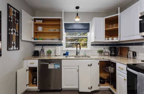 Shawnee House | Spacious Home, Sleeps 12 w/King Beds,Shuffleboard