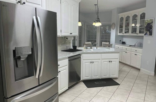 Hattiesburg House | Spacious King Suite Home With Serene Patio