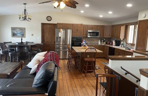 Cicero House | Spacious Lake Front Home with Private Dock On Lake Morse- AMAZING VIEWS!