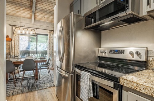 Mammoth Lakes Condo | Spacious & Modern 2BR Condo W/Pool & Spa 637